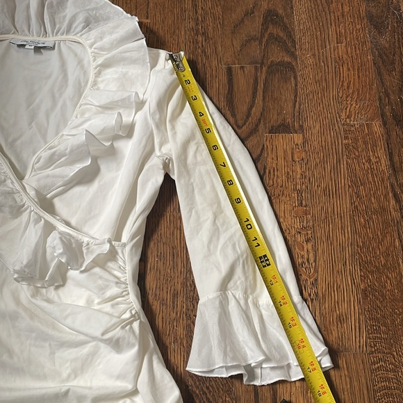 Anne Fontaine white ruffle collar 3/4 sleeve blouse, size European 42, US 8 - Picture 3 of 11